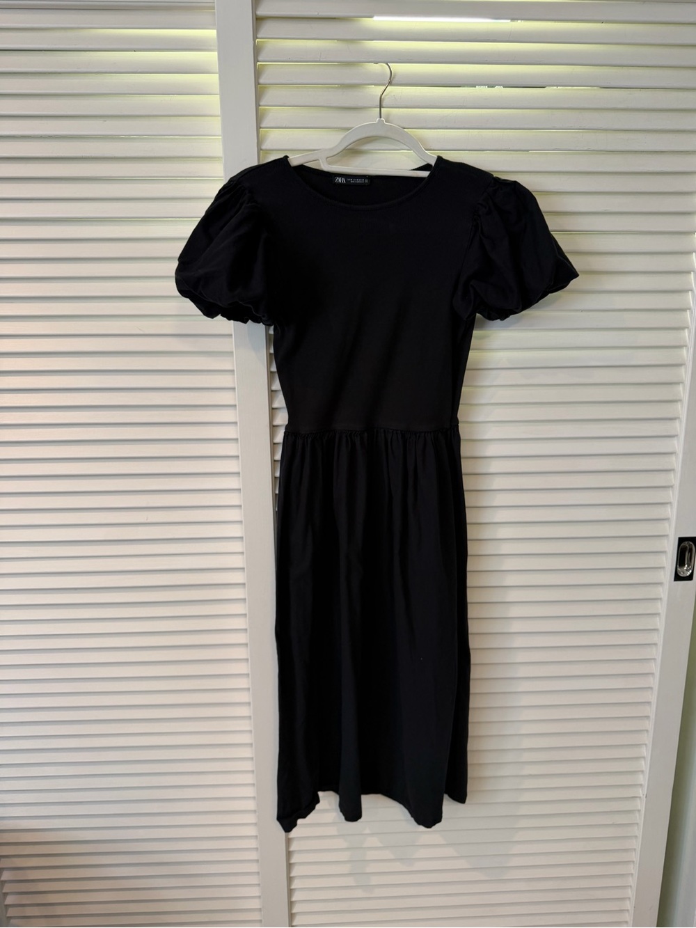 Zara Black Puff-Sleeve Midi Dress. Size Medium.